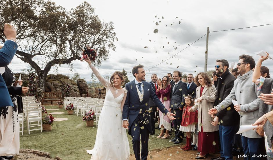 La boda de Olga y Enrique en Almendral, Badajoz