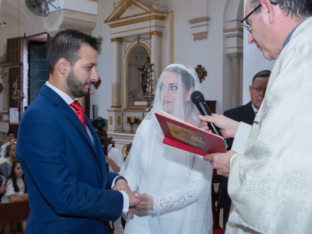 La boda de Ana Belen y Paxit en Los Palacios Y Villafranca, Sevilla 34