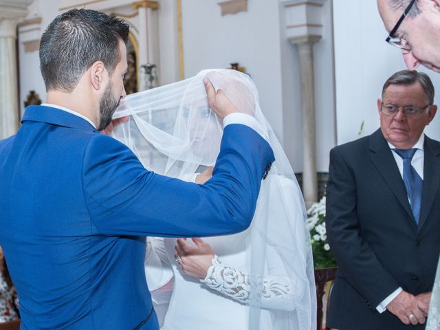 La boda de Ana Belen y Paxit en Los Palacios Y Villafranca, Sevilla 37