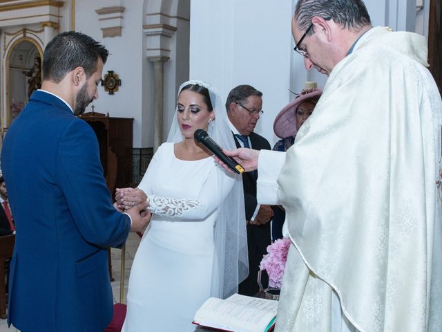 La boda de Ana Belen y Paxit en Los Palacios Y Villafranca, Sevilla 43