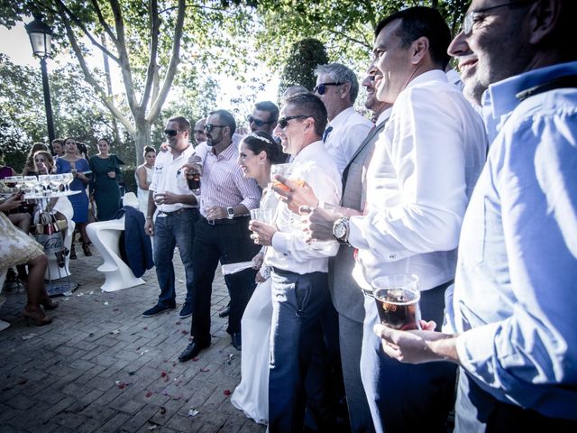 La boda de Ana Belen y Paxit en Los Palacios Y Villafranca, Sevilla 95