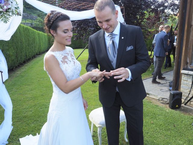 La boda de Rubén y Raquel en Gijón, Asturias 18