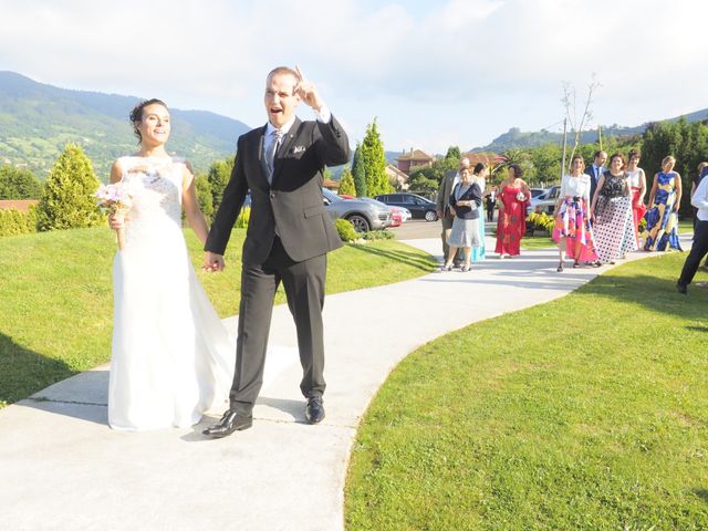 La boda de Rubén y Raquel en Gijón, Asturias 23
