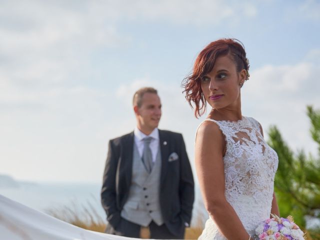 La boda de Rubén y Raquel en Gijón, Asturias 42