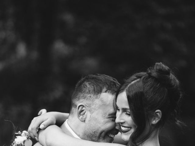 La boda de Carlos y Zoraida en Rois, A Coruña 21