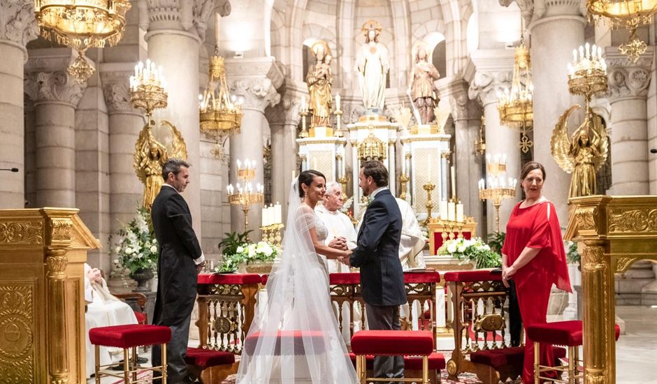 La boda de Rodrigo y Ana en Madrid, Madrid