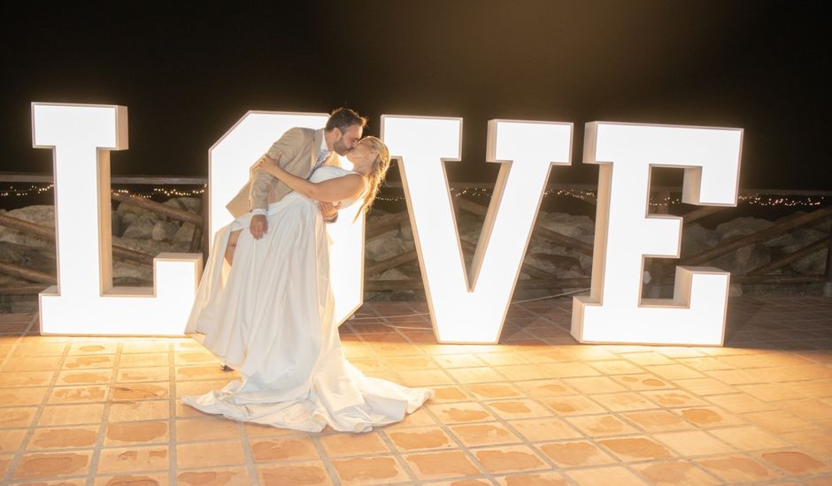 La boda de Adrián  y Noelia en Benajarafe, Málaga