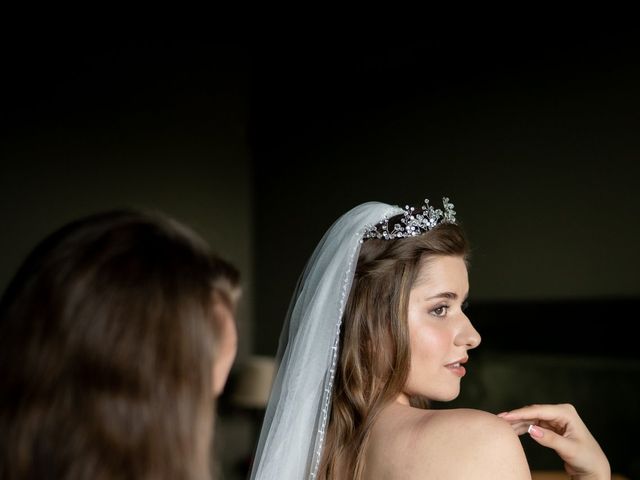 La boda de Florín y Yana en Gorraiz, Navarra 29