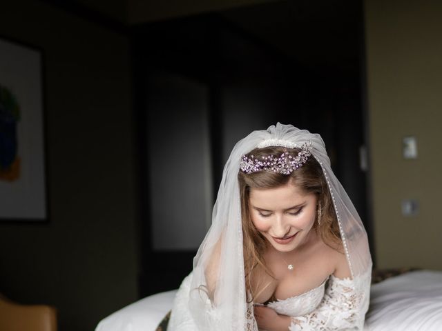 La boda de Florín y Yana en Gorraiz, Navarra 38