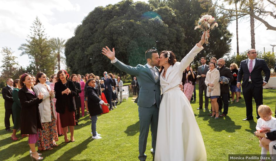 La boda de Javier y Angela en Sevilla, Sevilla