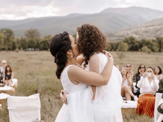 La boda de Verónica y Iris en Pinilla Del Valle, Madrid 24