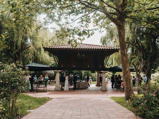 La boda de Richard y Diana en Pruvia (Llanera), Asturias 46