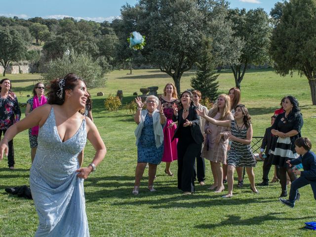 La boda de Nacho y Mónica en Navalagamella, Madrid 23