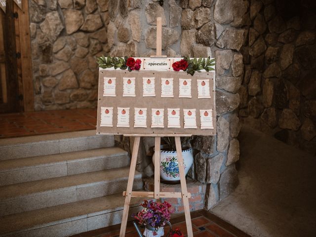 La boda de Javier y Lorena en Navaluenga, Ávila 23