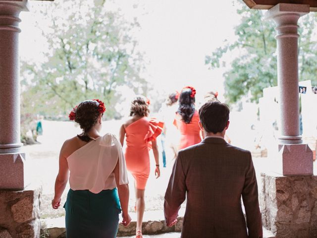 La boda de Javier y Lorena en Navaluenga, Ávila 107