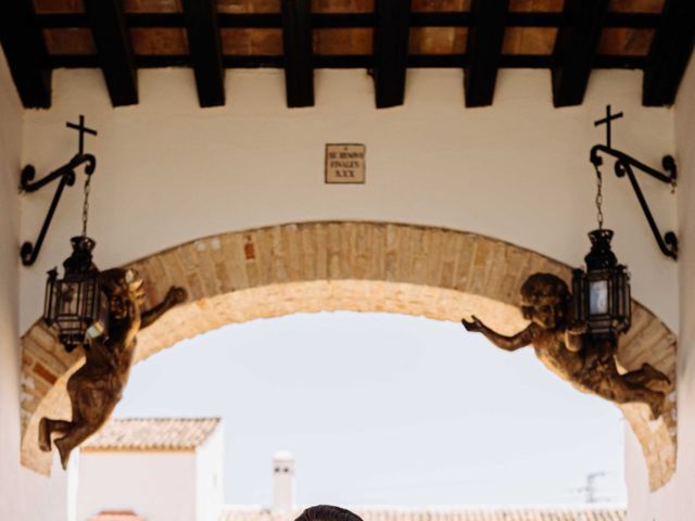 La boda de Alejandro y Lucía en Sevilla, Sevilla 2