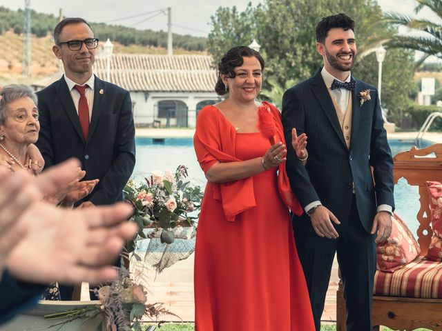 La boda de Oscar y Belen en Valdepeñas, Ciudad Real 16