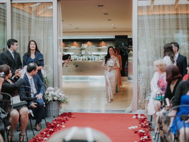 La boda de Angel y Fabiana en Oviedo, Asturias 16