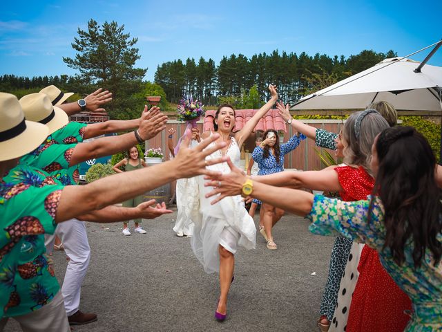 La boda de Joseba y Isabel en Lezama, Álava 2