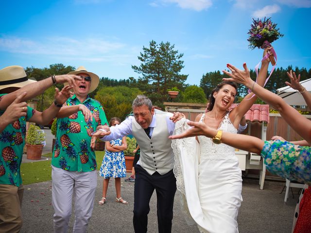 La boda de Joseba y Isabel en Lezama, Álava 56