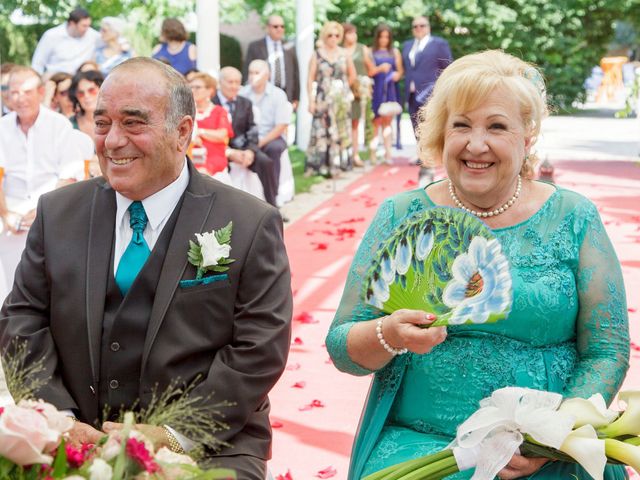 La boda de José y Rosario en Carranque, Toledo 14