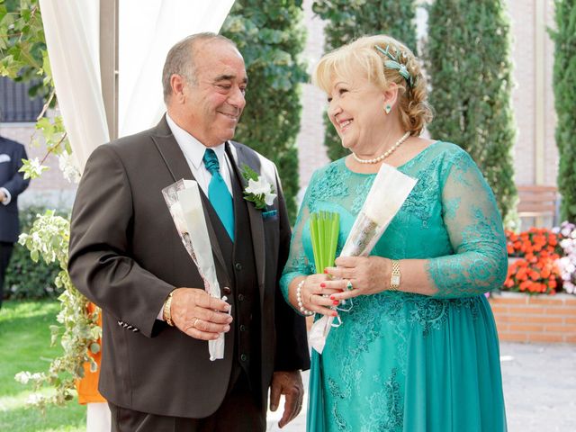 La boda de José y Rosario en Carranque, Toledo 15