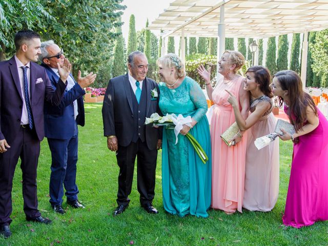 La boda de José y Rosario en Carranque, Toledo 16