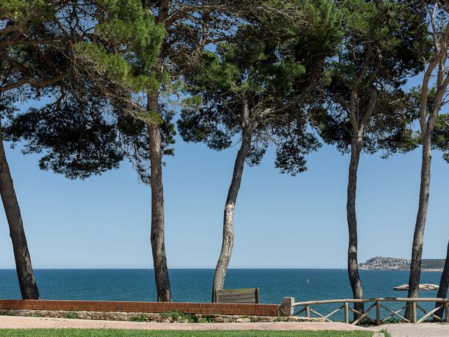 La boda de Mathieu y Camille en Sant Pere Pescador, Girona 6