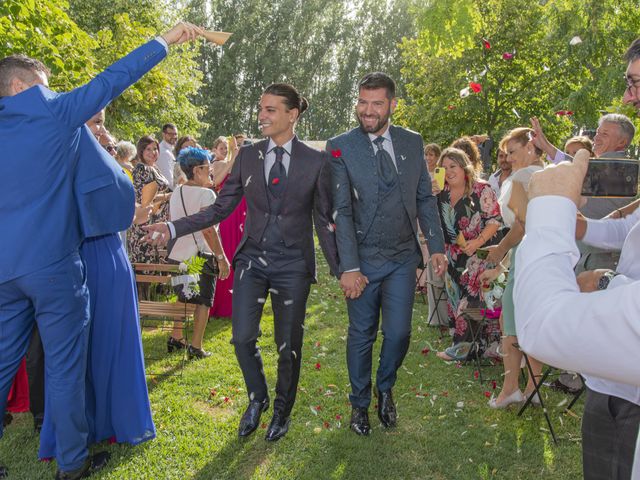 La boda de Rubén y Pedro en Hoyuelos, Segovia 74