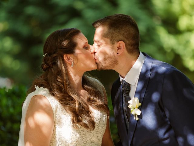 La boda de Adrián y Raquel en Redondela, Pontevedra 17