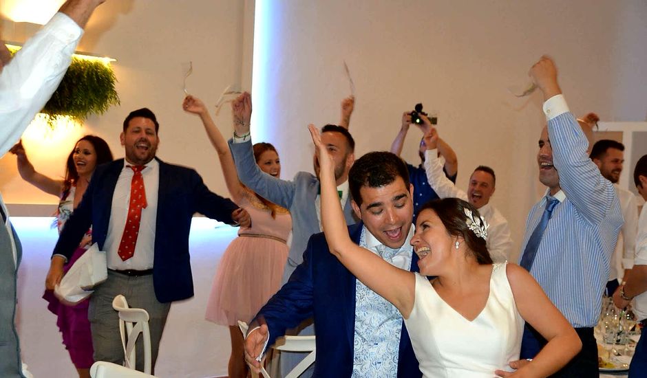 La boda de Vicky y Juanjo  y Vicky & Juanjo en Valverde De Burguillos, Badajoz
