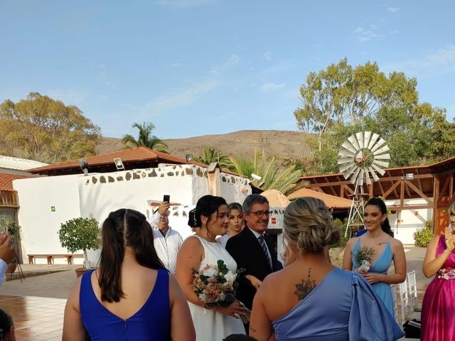 La boda de Jony  y Florencia en Aeropuerto Del Matorral (Fuerteventura), Las Palmas 7
