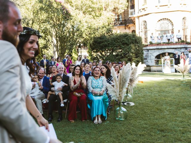 La boda de Erik y Jara en Las Arenas, Vizcaya 43