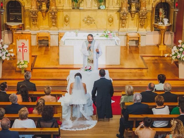La boda de Julen y Naroa  en Hondarribia, Guipúzcoa 25