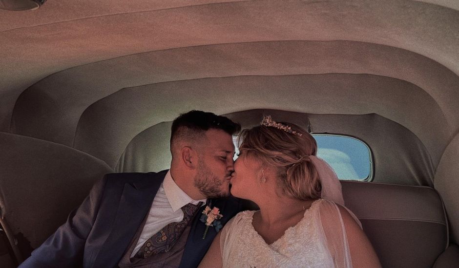 La boda de Juande  y Alejandra  en Sevilla, Sevilla