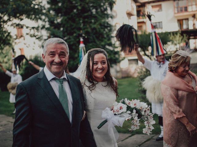 La boda de Mikel y Stella en Elizondo, Navarra 33