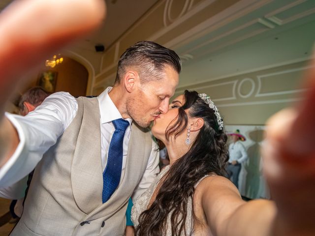 La boda de Raúl y Paula en Málaga, Málaga 63