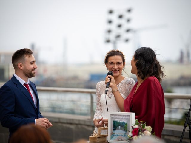 La boda de Iván y Iraide en Santurtzi, Vizcaya 21