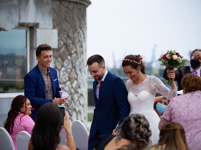 La boda de Iván y Iraide en Santurtzi, Vizcaya 25