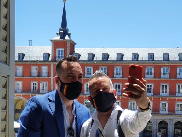 La boda de Roberto  y Oscar en Madrid, Madrid 6