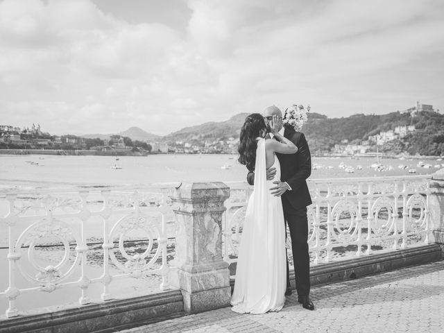 La boda de Ander y Lara en Donostia-San Sebastián, Guipúzcoa 26