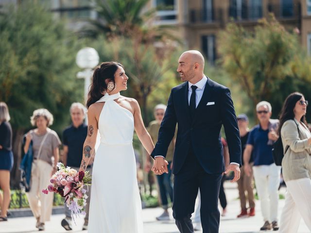 La boda de Ander y Lara en Donostia-San Sebastián, Guipúzcoa 28