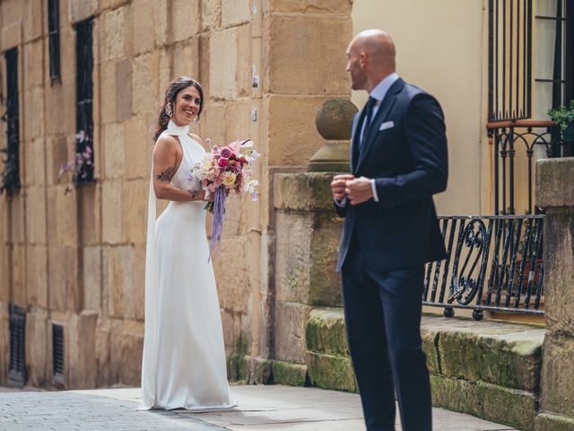 La boda de Ander y Lara en Donostia-San Sebastián, Guipúzcoa 32