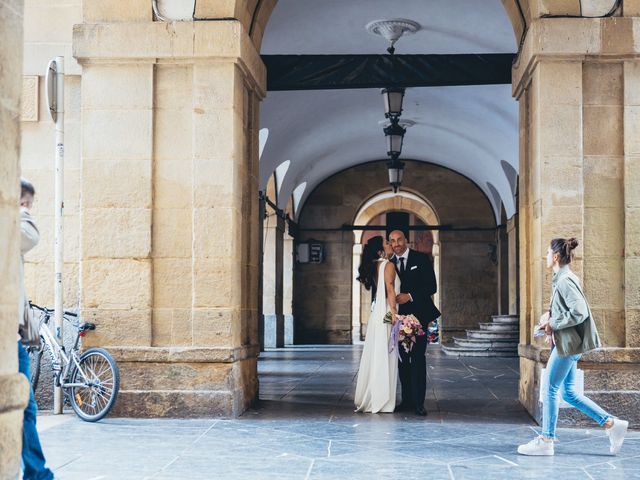 La boda de Ander y Lara en Donostia-San Sebastián, Guipúzcoa 39