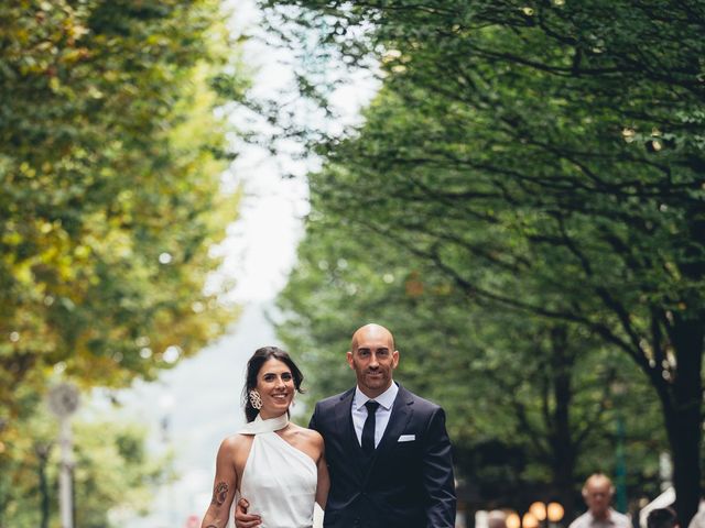 La boda de Ander y Lara en Donostia-San Sebastián, Guipúzcoa 46