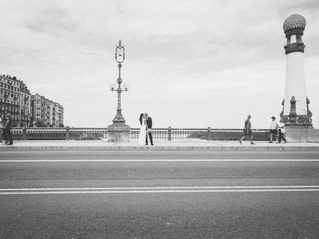 La boda de Ander y Lara en Donostia-San Sebastián, Guipúzcoa 48