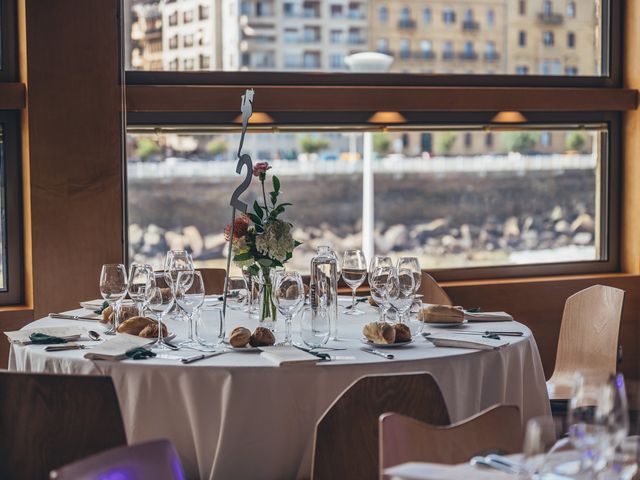 La boda de Ander y Lara en Donostia-San Sebastián, Guipúzcoa 58