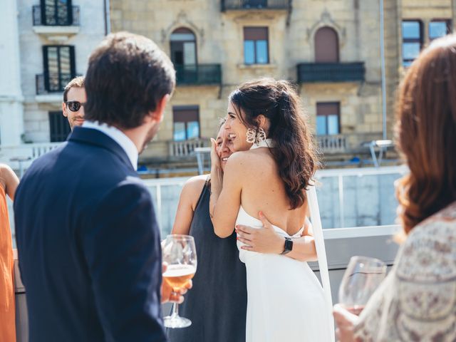 La boda de Ander y Lara en Donostia-San Sebastián, Guipúzcoa 61