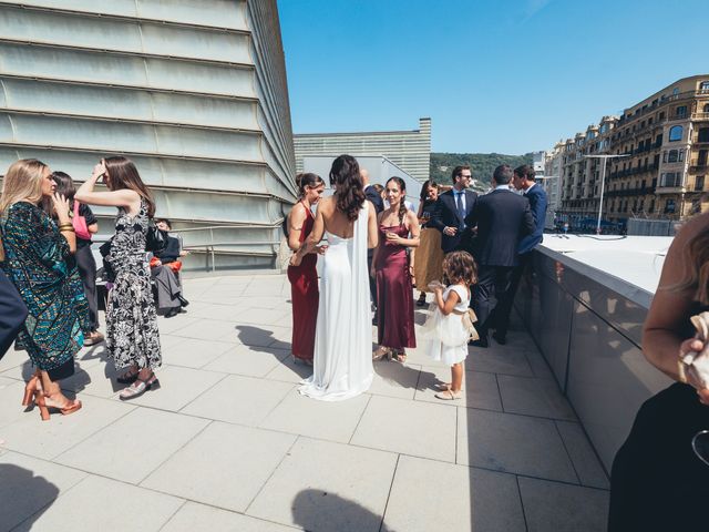 La boda de Ander y Lara en Donostia-San Sebastián, Guipúzcoa 63
