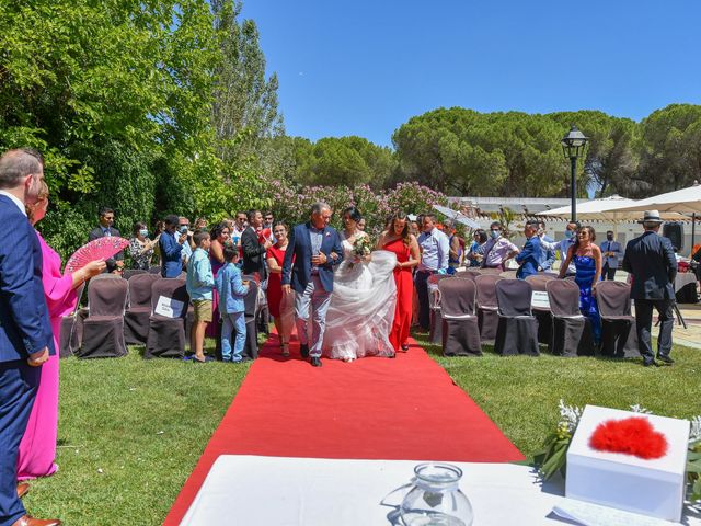 La boda de Ana y Adrian en Simancas, Valladolid 30